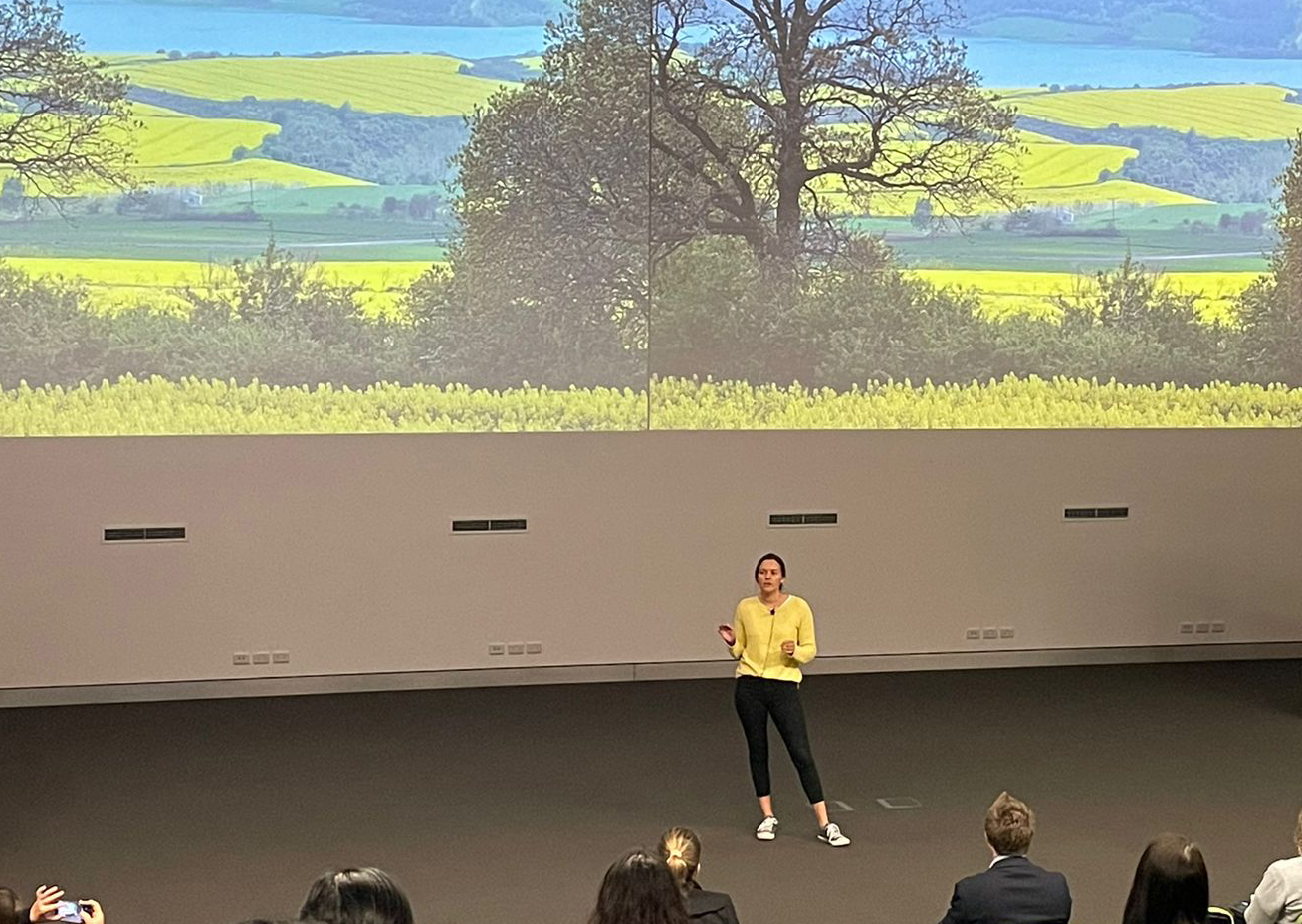 Carly Beggs completes the 3MT